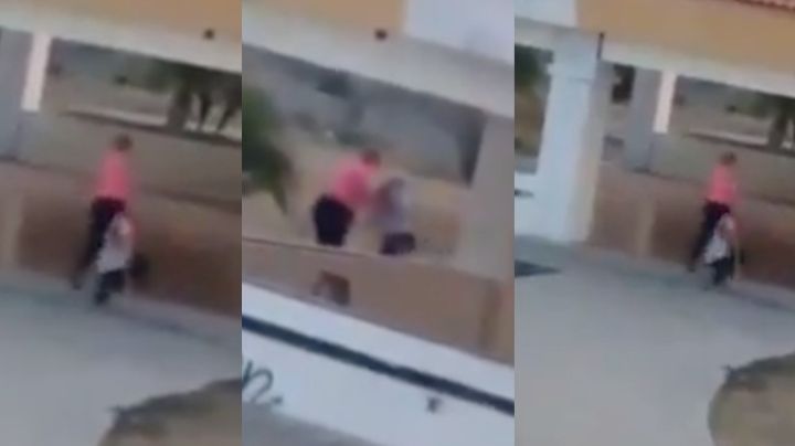 FUERTE VIDEO: Mujer da brutal golpiza a su hijo ciego a plena luz del día; lo arrastró por el piso