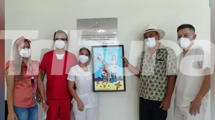 Develan placa en honor al personal médico que luchó contra el Covid-19 en Guaymas