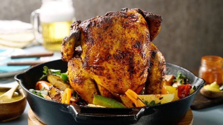 ¡Simplemente exquisito! Deleita a tu familia con un rico pollo al horno; es fácil y rápido
