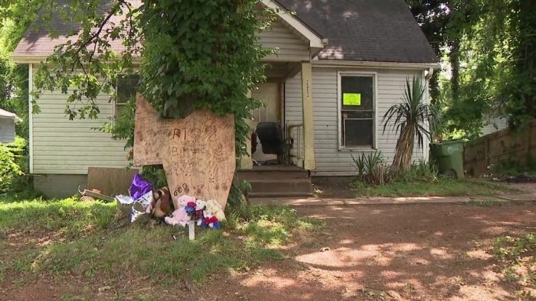 Eddie Lewis fue asesinado a martillazos