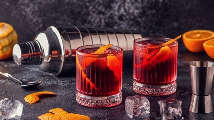 Consiente al rey de la casa en este Día del Padre con un elegante cóctel negroni