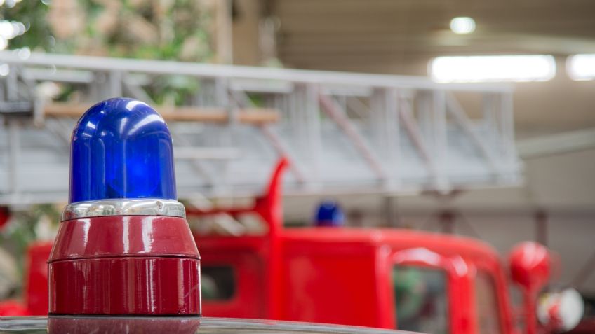 Macabro hallazgo: Localizan cadáver calcinado en vehículo abandonado; dejan mensaje violento