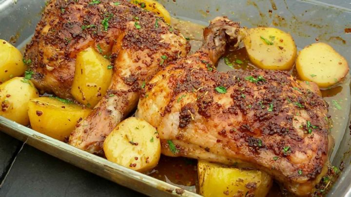 Mezcla de sabores: Disfruta de un exquisito pollo a la miel con romero y zarzamora