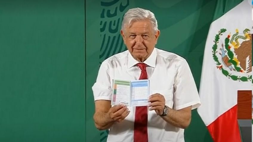 AMLO recibe segunda dosis de vacuna Covid-19 AstraZeneca; invita a población a inmunizarse