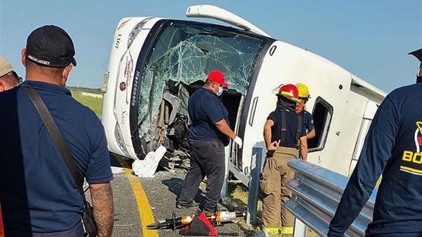 Mueren 9 tras volcadura de autobús entre Reynosa y Monterrey; la cifra podría aumentar