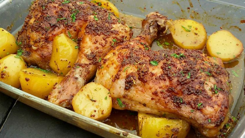 Mezcla de sabores: Disfruta de un exquisito pollo a la miel con romero y zarzamora