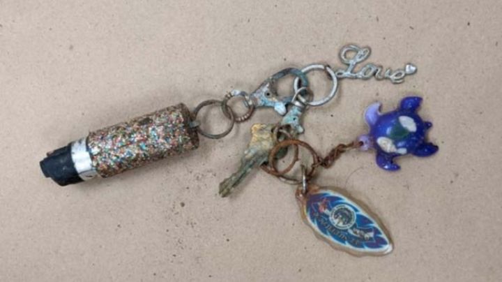 FBI comparte fotos de pertenencias de una mujer hallada sin vida para identificarla