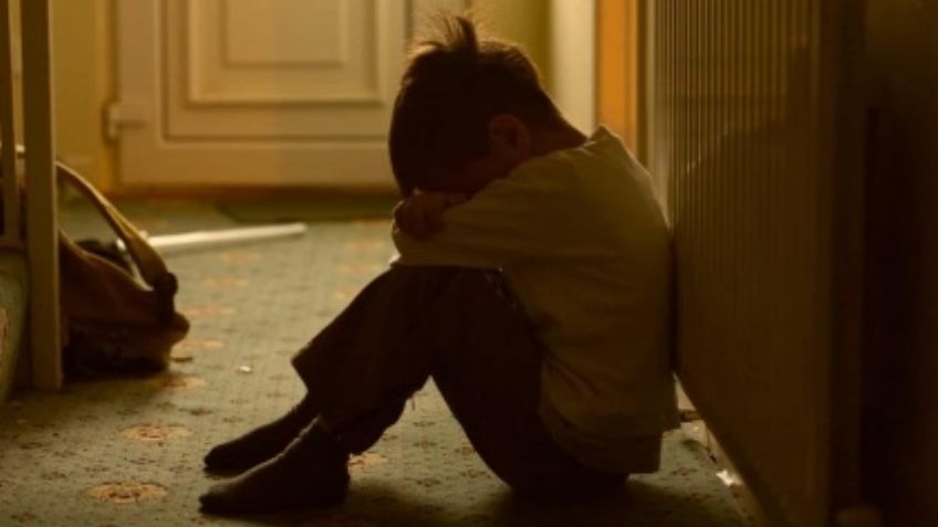 Atrocidad: Niño de 8 años se escapa de su casa; su padrastro lo golpeaba y su madre le ayudaba