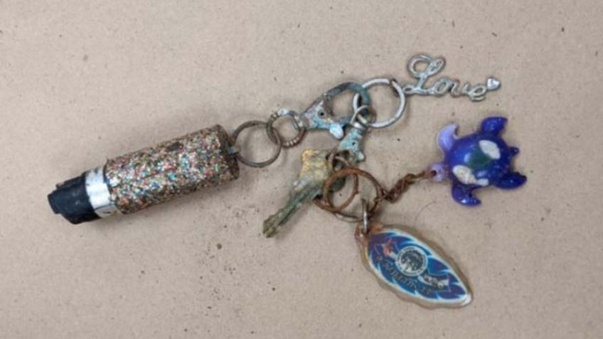 FBI comparte fotos de pertenencias de una mujer hallada sin vida para identificarla