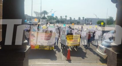 Padres de familia salen a las calles de Guaymas a exigir la apertura de guarderías