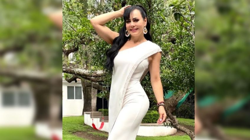 Maribel Guardia enloquece las redes al posar en 'veraniego' vestido junto a sus perros