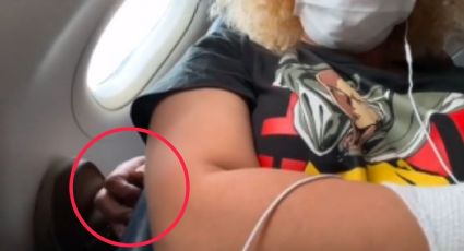 Tiktoker graba el momento en el que un hombre le toca el pecho en un viaje de avión