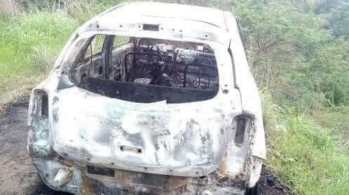 Elementos policiales encuentran 4 cuerpos dentro de un auto en llamas en Chiapas