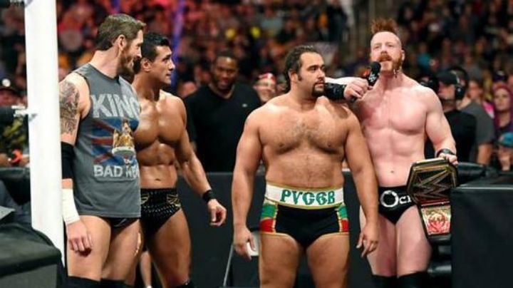 Luchadores de la WWE sufren robo de objetos valiosos en vestidores y piden ayuda para recuperarlos