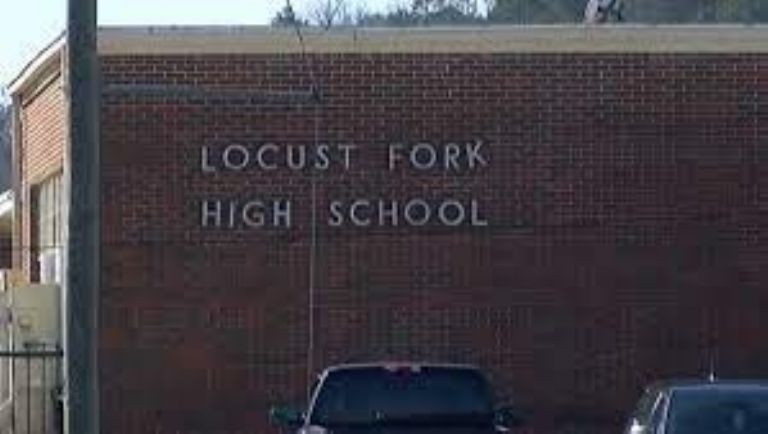 Tim Clevenger era asistente de director en la secundaria Locust Fork