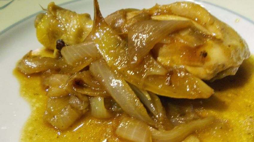 De Sonora para el mundo: Aprende a hacer esta tradicional receta de pollo encebollado