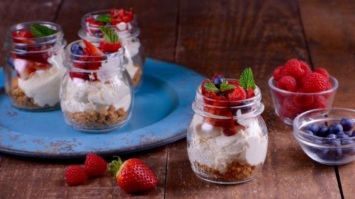 Vive la experiencia más dulce al preparar estos deliciosos cheesecake en vaso