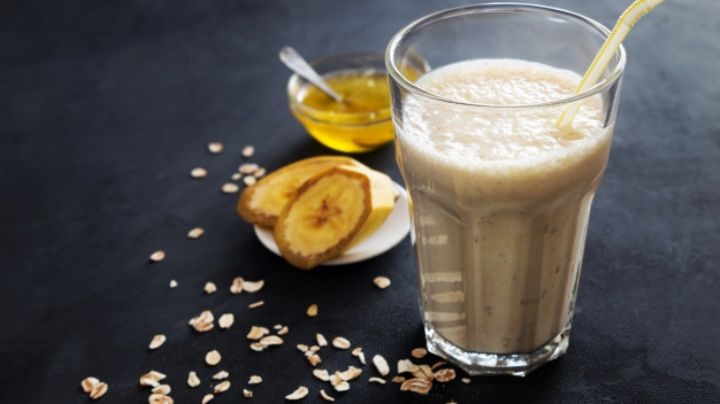 Reinventa el sabor del café de las mañanas con esta versión de smoothie de plátano