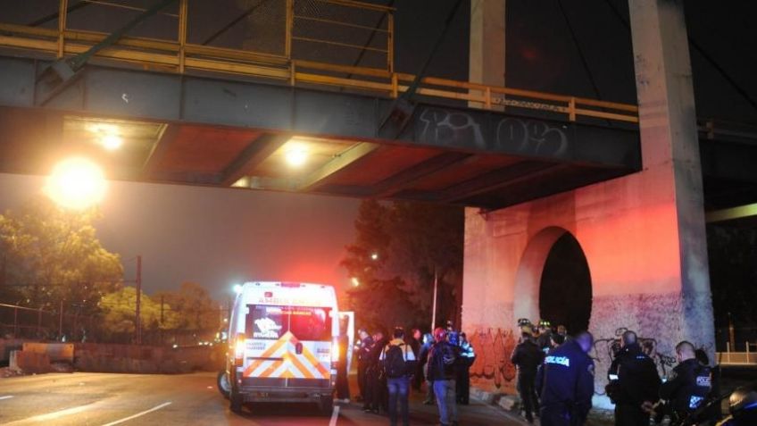 Encuentran los cuerpos de 3 personas colgados de un puente vehicular en Zacatecas