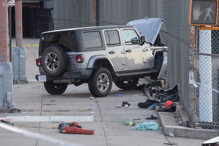 Jeep atropella a una familia de seis en el Bronx