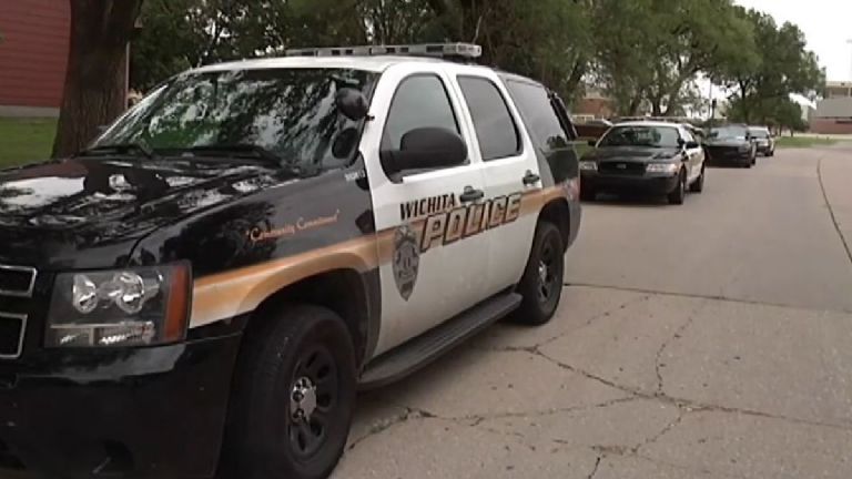 Oficial de la Policía de Wichita fue herido de gravedad en un tiroteo