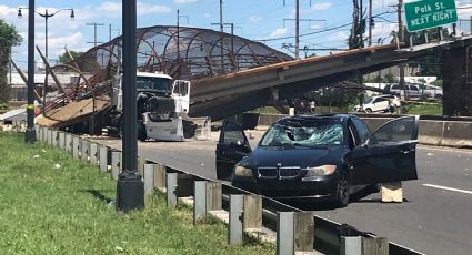 VIDEO: Puente peatonal cae sobre una autopista en Washington DC; se reportan seis heridos