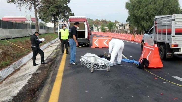 Tragedia en autopista Méxcio-Pachuca: Motociclista cayó y murió aplastado por varios autos