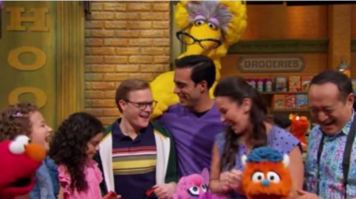 (VIDEO) "Hay todo tipo de familias": Plaza Sésamo lanza capítulo con matrimonio homosexual