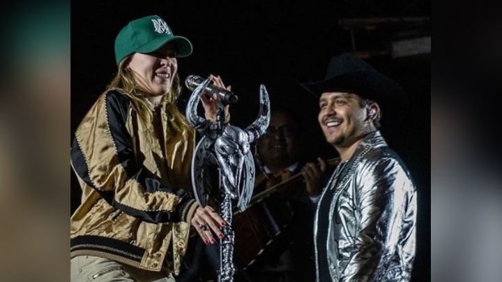 "Al rato se pone vestidos": Tunden a Nodal en Instagram por pintarse las uñas con Belinda