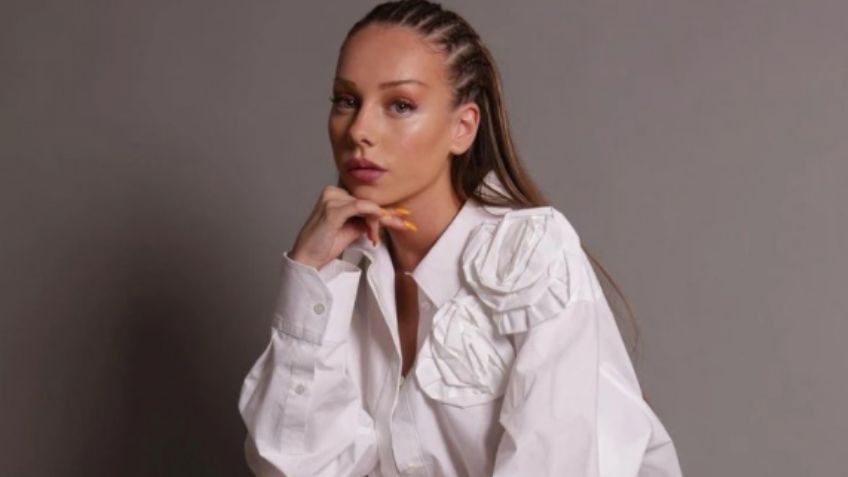 Ester Expósito resalta su singular belleza con ajustado vestido durazno