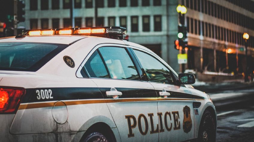 Un hombre quiere cambiar la religión de su esposa pero ella se niega; viola a su hijastra como castigo