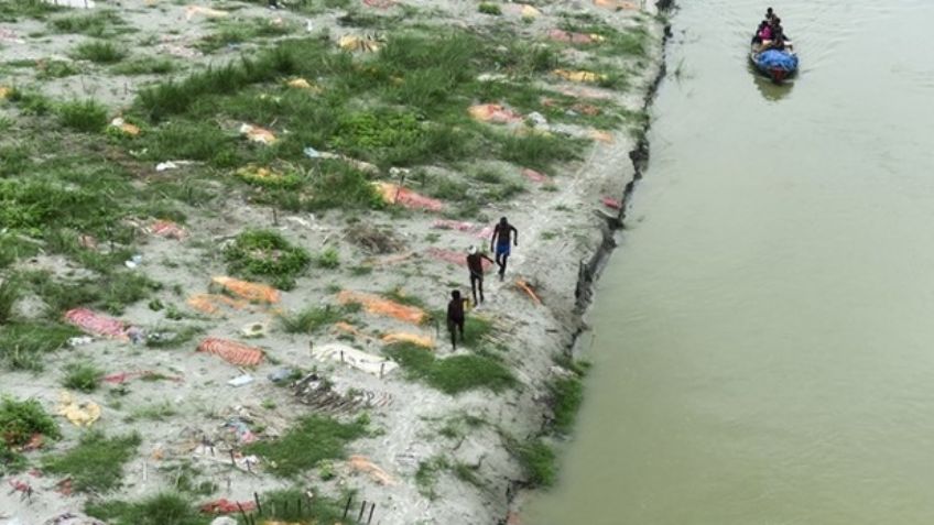 De terror: Creciente del Río Ganges deja al descubierto tumbas de Covid-19 en India
