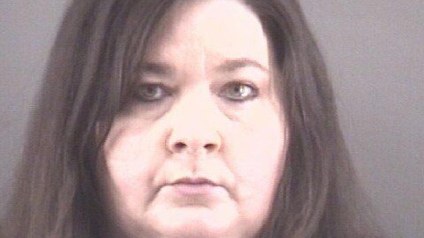 Madre se declara culpable por la muerte de su bebé hace 10 años; la abandono en la calle