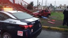 Una persona sin vida y otra más lesionada fue el saldo de una volcadura en el Edomex