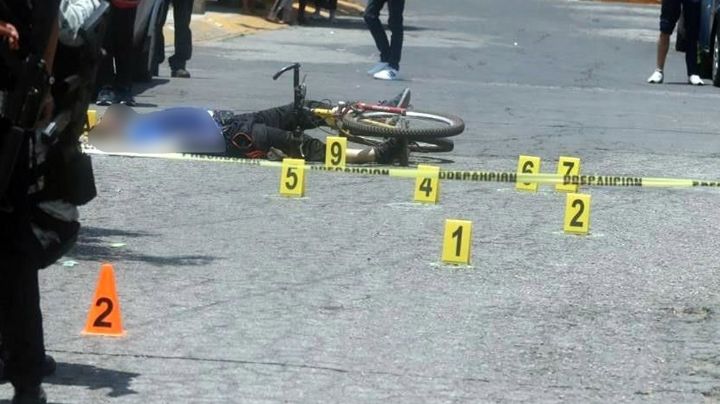De terror: Sicarios acribillan y matan a ciclista a plena luz del día frente a mercado