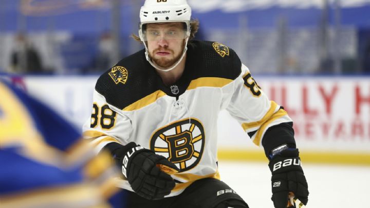 Estrella del hockey de EU llora la muerte de su hijo recién nacido: "Te amaremos siempre"