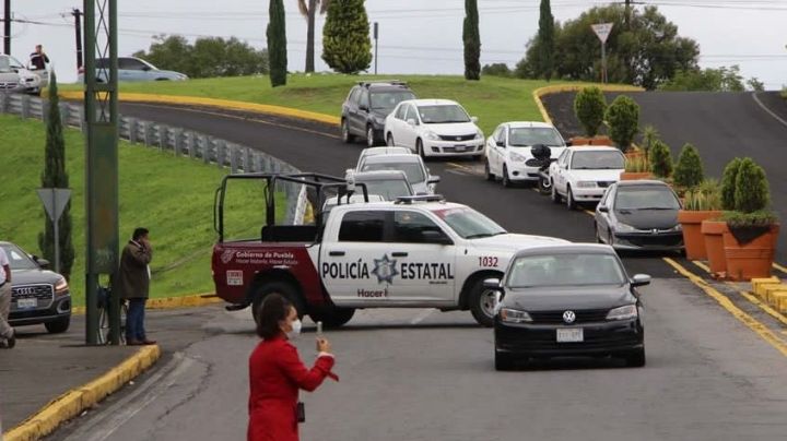 Por "temas legales", la GN y autoridades estatales desalojan plantel de la UDLAP en Puebla