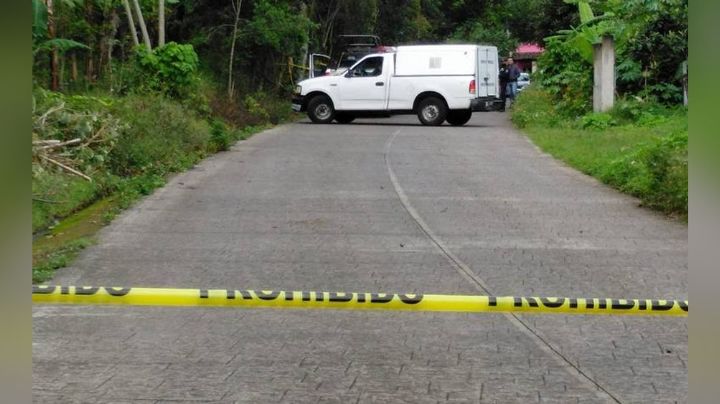 A la orilla de la carretera, encuentran el cuerpo de una mujer sin vida; era de la tercera edad