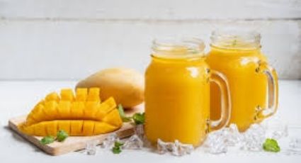 Adelanta el fin de semana con este rico smoothie de mango con un ligero toque de ron