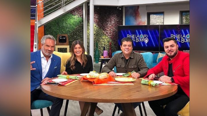 Conductor de 'Hoy' se vacuna contra el Covid-19; destroza a quienes se fueron a EU