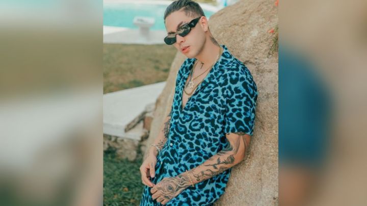 ¡Al estilo de Juan Gabriel! JD Pantoja se saca FOTOS en Acapulco y Kimberly Loaiza reacciona