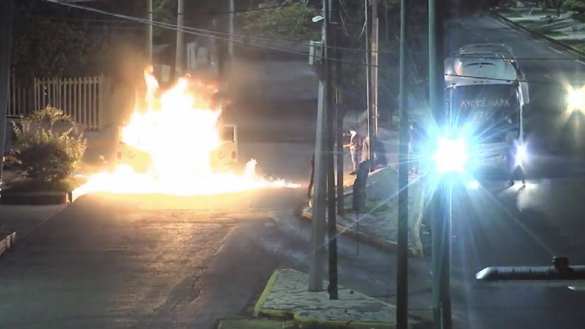 VIDEO: Presuntos normalistas incendian un camión de refrescos en Chiapas