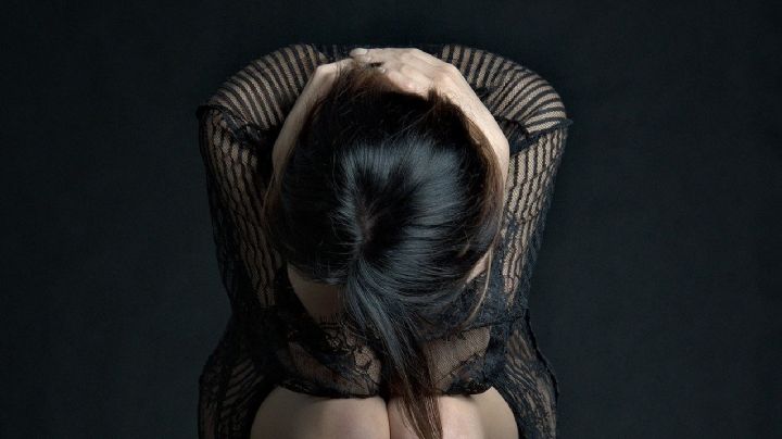 Un hombre mata a golpes a su esposa con una pala; tardó en servir la ensalada