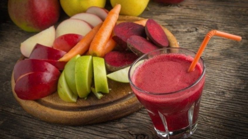 Desintoxica tu cuerpo gracias a este saludable jugo de betabel, zanahoria y manzana