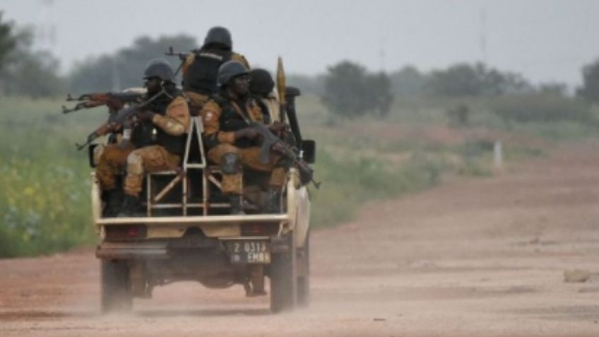 Ataque sangriento en Burkina Faso: "Terroristas" masacran a 100 aldeanos; habían 7 niños