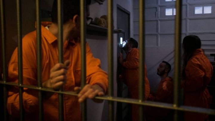 De película: Reos escapan de una cárcel en Texas y dejan maniquíes en sus camas