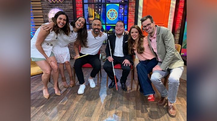 En pleno en vivo de 'Sale el Sol', conductor de Imagen TV besa a camarógrafo