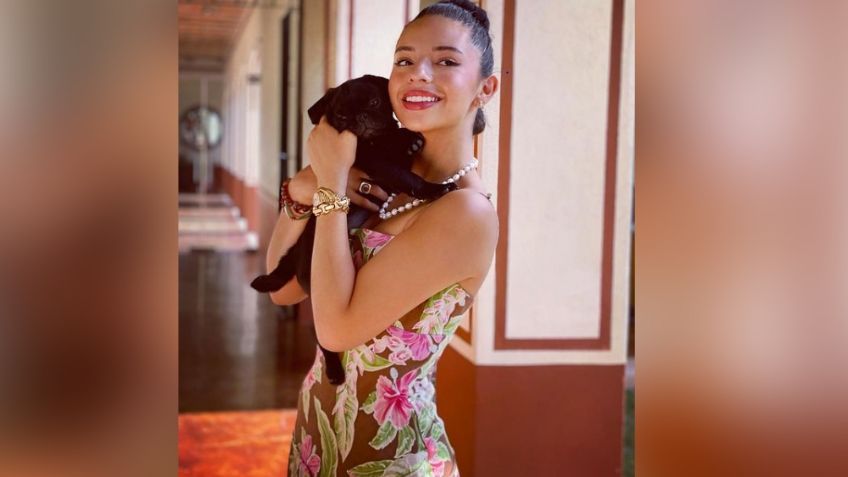 Ángela Aguilar se roba todas las miradas en Instagram con divino vestido dorado