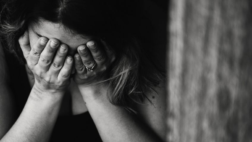 Sadismo total: 6 hombres violan a una mujer; golpean brutalmente a su amigo por defenderla