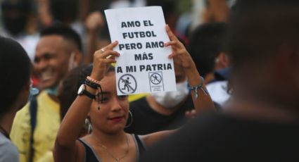 "Sin paz no hay futbol": Manifestantes se hacen presentes previo al duelo de Colombia y Argentina